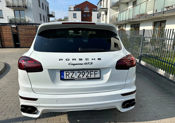 Porsche Cayenne cena 235000 przebieg: 80000, rok produkcji 2016 z Gdańsk małe 121